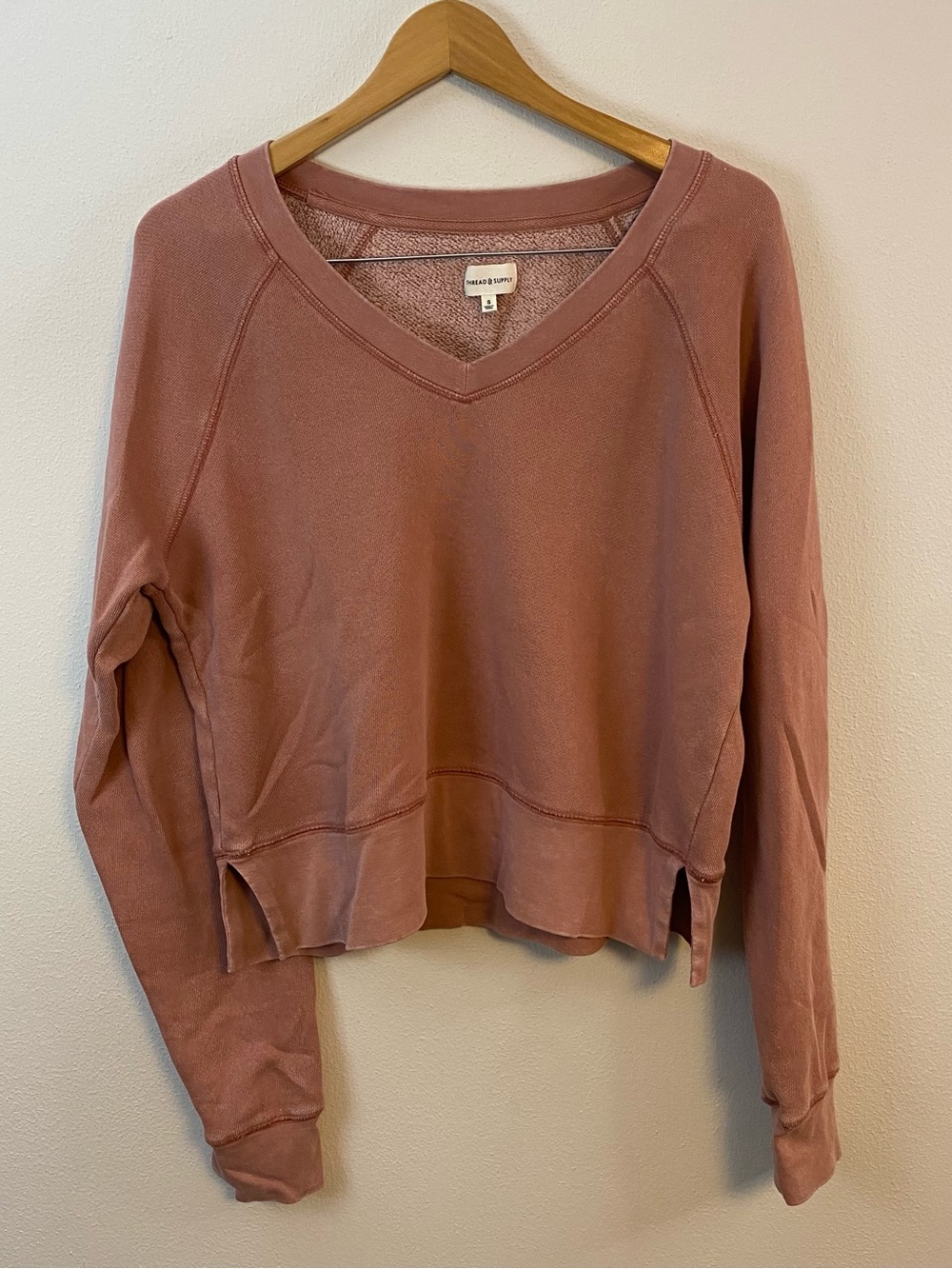 Thread & Supply Pink V-Neck Pullover Sweatshirt Women’s Small